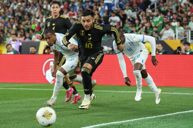 Mexico forward Alexis Vega takes a shot against Honduras during the semifinal match of the 2025 Gold Cup at Levi&rsquo;s Stadium.