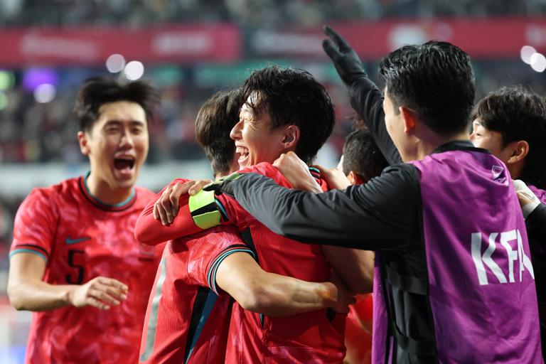 DAEJEON, SOUTH KOREA - NOVEMBER 14: Son Heung Min of South Korea celebrates with teammates after scoring the team's first goal during the international friendly match between South Korea and Bolivia at Daejeon World Cup Stadium on November 14, 2025 in Daejeon, South Korea. (Photo by Chung Sung-Jun/Getty Images)