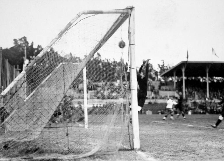 Mexican goalkeeper Isidoro Sota at full stretch during their FIFA World Cup match against Chile at the Parque Central in Montevideo, 16th July 1930. Chile won 3-0. (Photo by Bob Thomas/Popperfoto via Getty Images/Getty Images)